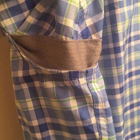 Men’s UnderArmour Button Down Loose Fit NWOT - Picture 2 of 7